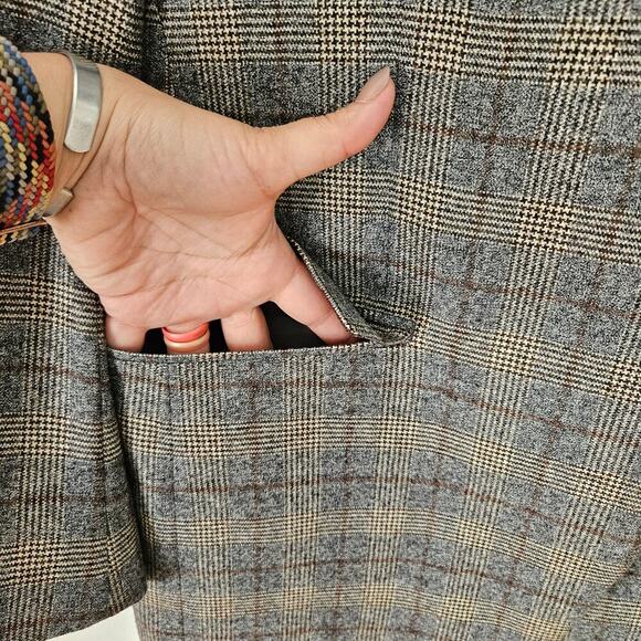 Hart Schaffner Marx Gray Plaid Blazer - Picture 6 of 14